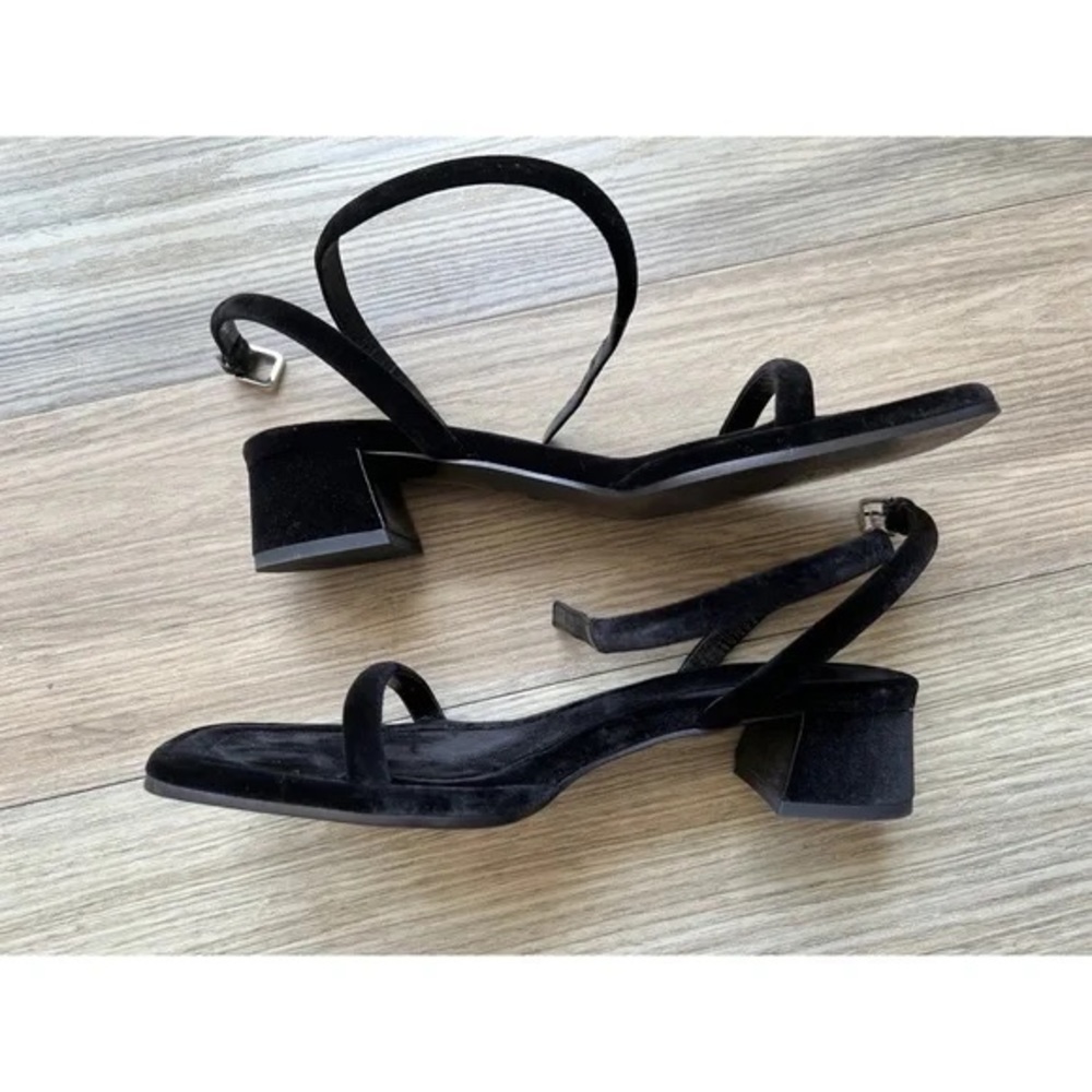 NWT| The Row Black  Kate Velvet Sandals Size 8